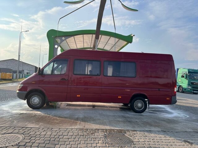 Красный Мерседес Sprinter, объемом двигателя 2.2 л и пробегом 386 тыс. км за 10500 $, фото 2 на Automoto.ua