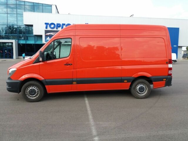 Красный Мерседес Sprinter, объемом двигателя 2.2 л и пробегом 372 тыс. км за 14950 $, фото 1 на Automoto.ua