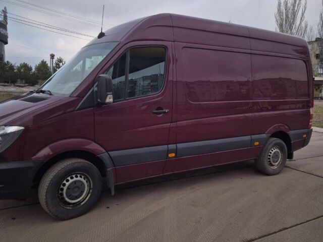 Червоний Мерседес Sprinter, об'ємом двигуна 0 л та пробігом 322 тис. км за 17000 $, фото 2 на Automoto.ua