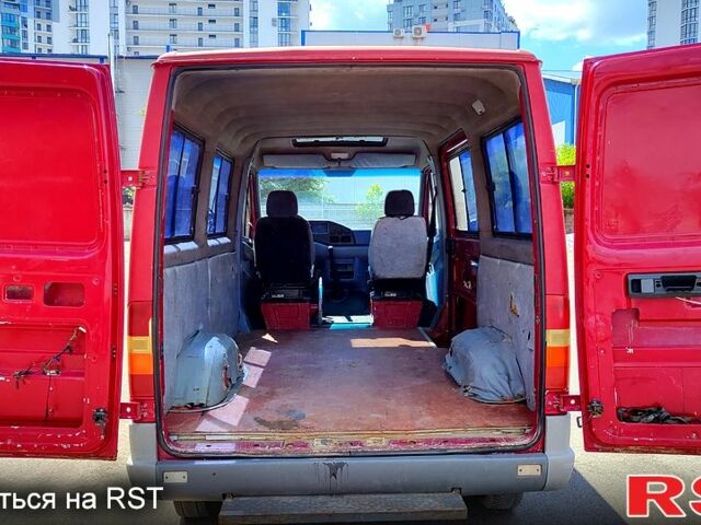 Красный Мерседес Sprinter, объемом двигателя 2.3 л и пробегом 326 тыс. км за 4500 $, фото 8 на Automoto.ua