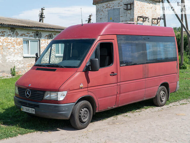 Червоний Мерседес Sprinter, об'ємом двигуна 2.9 л та пробігом 400 тис. км за 4850 $, фото 2 на Automoto.ua