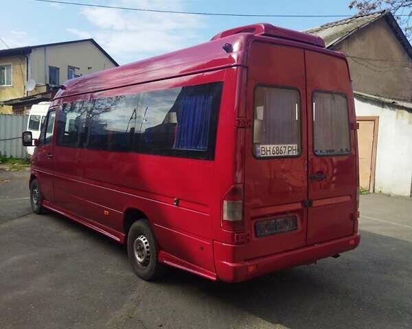 Красный Мерседес Sprinter, объемом двигателя 2.9 л и пробегом 400 тыс. км за 8500 $, фото 4 на Automoto.ua