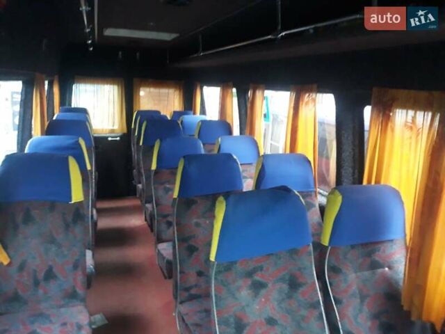 Красный Мерседес Sprinter, объемом двигателя 2.9 л и пробегом 90 тыс. км за 9000 $, фото 7 на Automoto.ua