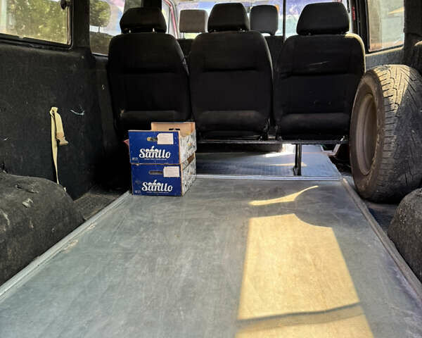 Червоний Мерседес Sprinter, об'ємом двигуна 2.3 л та пробігом 845 тис. км за 4900 $, фото 7 на Automoto.ua
