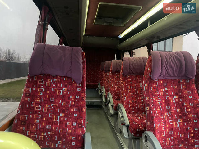 Красный Мерседес Sprinter, объемом двигателя 2.9 л и пробегом 700 тыс. км за 19500 $, фото 7 на Automoto.ua