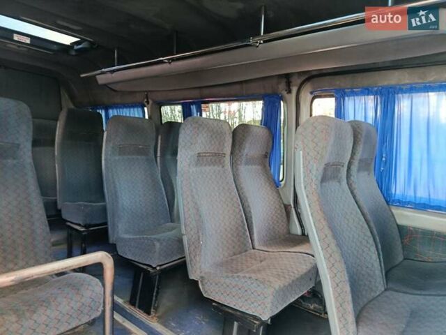 Червоний Мерседес Sprinter, об'ємом двигуна 2.7 л та пробігом 530 тис. км за 9700 $, фото 3 на Automoto.ua