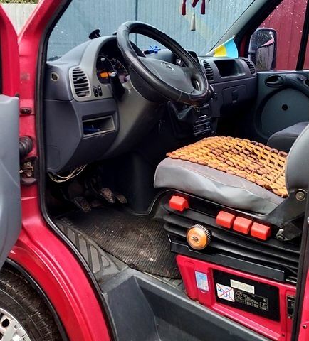 Красный Мерседес Sprinter, объемом двигателя 2.1 л и пробегом 620 тыс. км за 7700 $, фото 5 на Automoto.ua