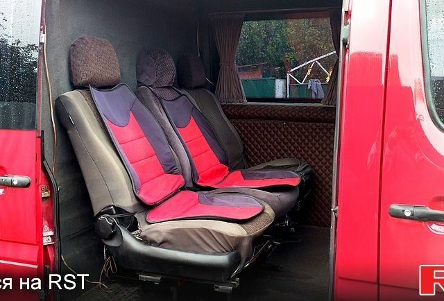 Красный Мерседес Sprinter, объемом двигателя 2.1 л и пробегом 620 тыс. км за 7700 $, фото 4 на Automoto.ua