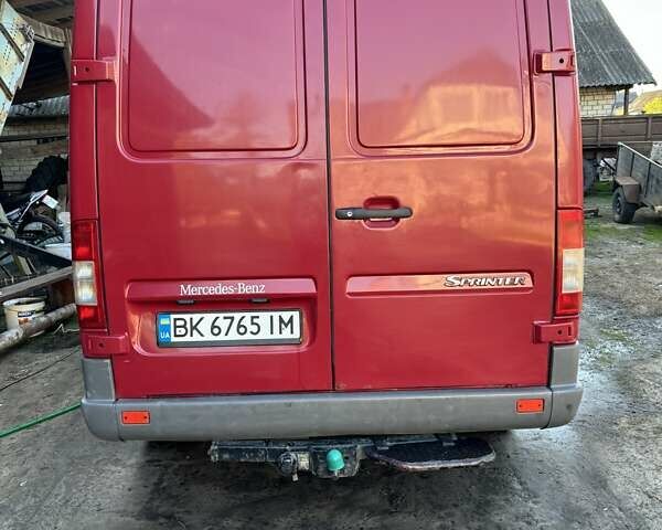 Червоний Мерседес Sprinter, об'ємом двигуна 2.15 л та пробігом 1 тис. км за 9000 $, фото 12 на Automoto.ua