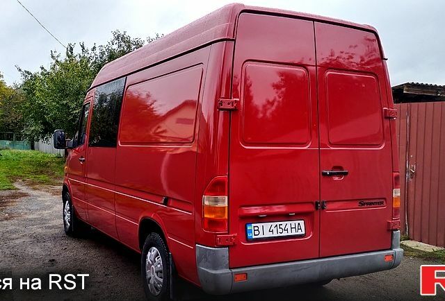 Красный Мерседес Sprinter, объемом двигателя 2.1 л и пробегом 620 тыс. км за 7700 $, фото 2 на Automoto.ua