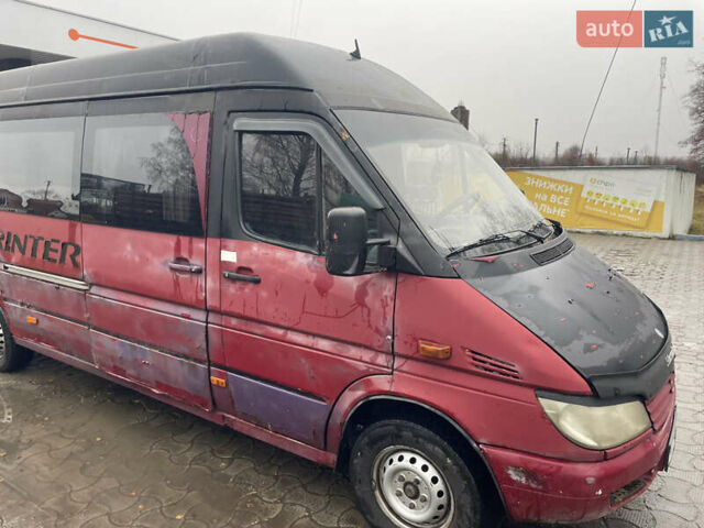 Красный Мерседес Sprinter, объемом двигателя 2.15 л и пробегом 400 тыс. км за 3700 $, фото 3 на Automoto.ua