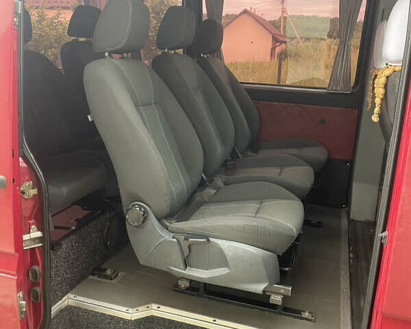 Красный Мерседес Sprinter, объемом двигателя 0 л и пробегом 210 тыс. км за 7550 $, фото 8 на Automoto.ua