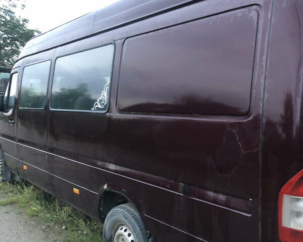 Червоний Мерседес Sprinter, об'ємом двигуна 2.7 л та пробігом 234 тис. км за 5333 $, фото 3 на Automoto.ua