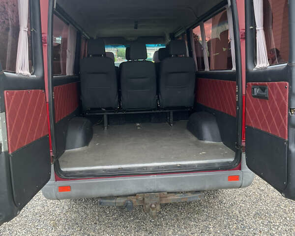 Красный Мерседес Sprinter, объемом двигателя 0 л и пробегом 210 тыс. км за 7550 $, фото 4 на Automoto.ua