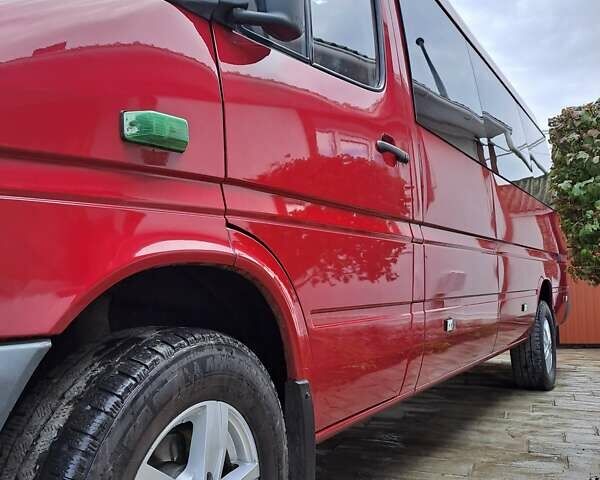 Красный Мерседес Sprinter, объемом двигателя 0 л и пробегом 500 тыс. км за 14000 $, фото 2 на Automoto.ua