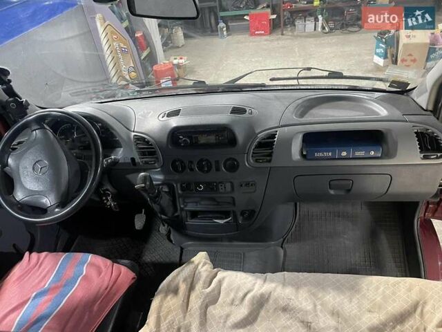 Красный Мерседес Sprinter, объемом двигателя 2.15 л и пробегом 357 тыс. км за 6500 $, фото 11 на Automoto.ua