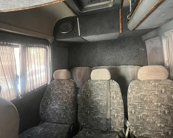 Червоний Мерседес Sprinter, об'ємом двигуна 2.7 л та пробігом 425 тис. км за 14300 $, фото 5 на Automoto.ua