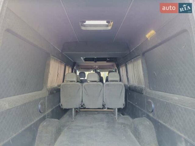 Червоний Мерседес Sprinter, об'ємом двигуна 2.15 л та пробігом 650 тис. км за 9500 $, фото 12 на Automoto.ua