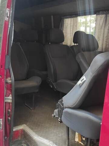 Красный Мерседес Sprinter, объемом двигателя 2.2 л и пробегом 460 тыс. км за 11000 $, фото 1 на Automoto.ua