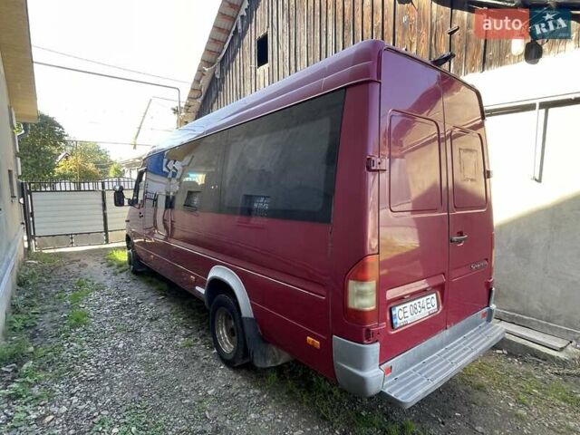 Красный Мерседес Sprinter, объемом двигателя 2.69 л и пробегом 875 тыс. км за 10500 $, фото 6 на Automoto.ua