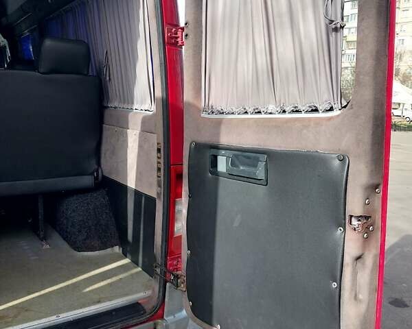 Красный Мерседес Sprinter, объемом двигателя 2.7 л и пробегом 610 тыс. км за 12500 $, фото 18 на Automoto.ua