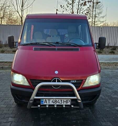 Красный Мерседес Sprinter, объемом двигателя 2.15 л и пробегом 440 тыс. км за 8200 $, фото 1 на Automoto.ua