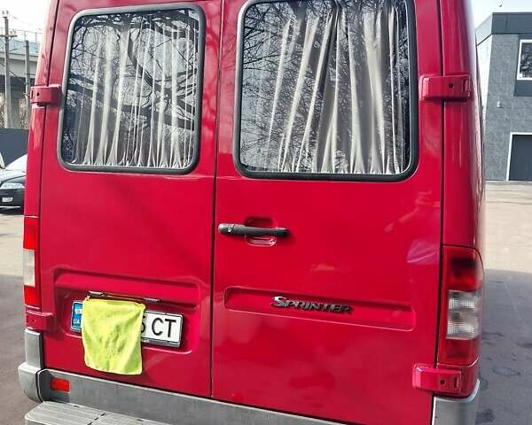 Красный Мерседес Sprinter, объемом двигателя 2.7 л и пробегом 610 тыс. км за 12500 $, фото 13 на Automoto.ua