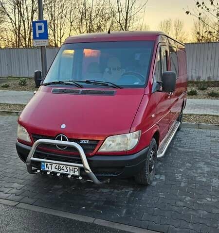 Красный Мерседес Sprinter, объемом двигателя 2.15 л и пробегом 440 тыс. км за 8200 $, фото 2 на Automoto.ua