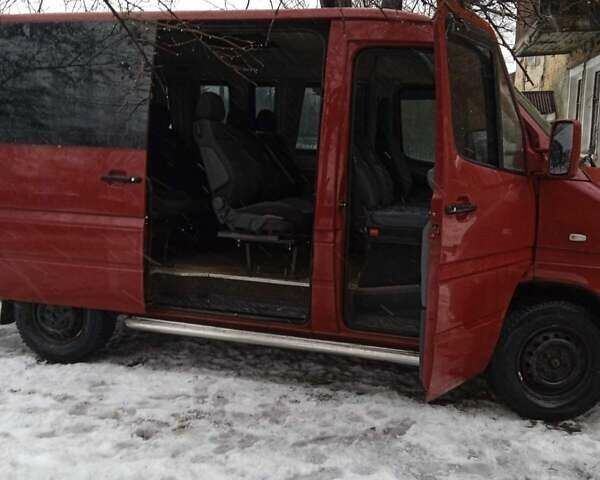 Красный Мерседес Sprinter, объемом двигателя 2.1 л и пробегом 480 тыс. км за 5500 $, фото 1 на Automoto.ua