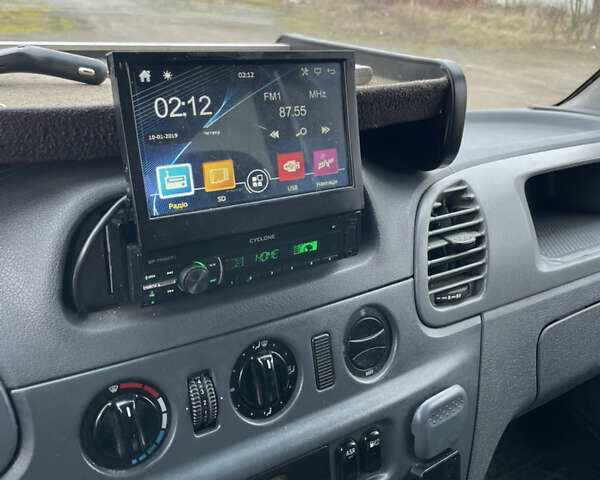 Червоний Мерседес Sprinter, об'ємом двигуна 2.69 л та пробігом 213 тис. км за 9300 $, фото 16 на Automoto.ua