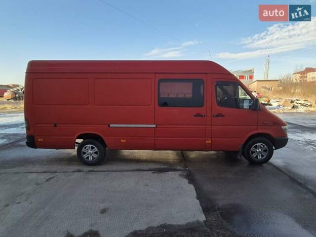 Красный Мерседес Sprinter, объемом двигателя 2.7 л и пробегом 490 тыс. км за 8500 $, фото 3 на Automoto.ua