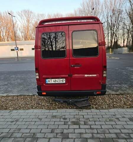 Красный Мерседес Sprinter, объемом двигателя 2.15 л и пробегом 440 тыс. км за 8200 $, фото 7 на Automoto.ua