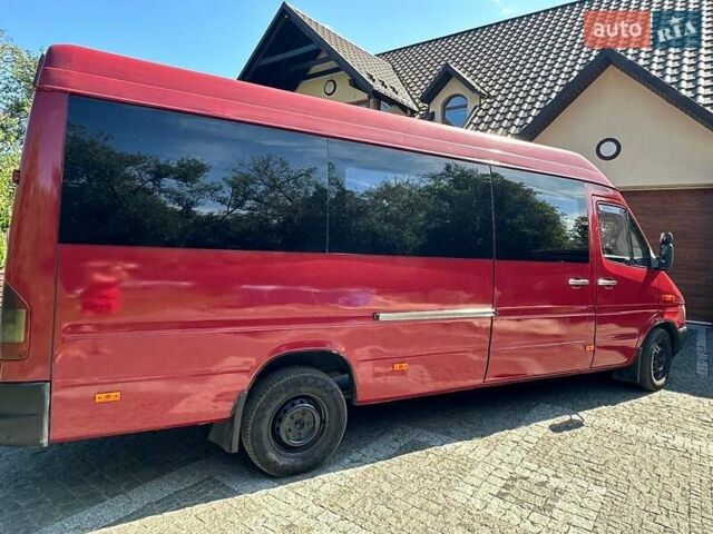 Красный Мерседес Sprinter, объемом двигателя 2.69 л и пробегом 100 тыс. км за 9900 $, фото 8 на Automoto.ua