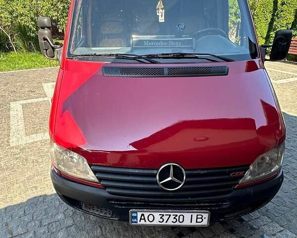 Красный Мерседес Sprinter, объемом двигателя 2.69 л и пробегом 100 тыс. км за 9900 $, фото 1 на Automoto.ua