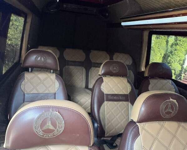 Красный Мерседес Sprinter, объемом двигателя 2.69 л и пробегом 100 тыс. км за 9900 $, фото 12 на Automoto.ua