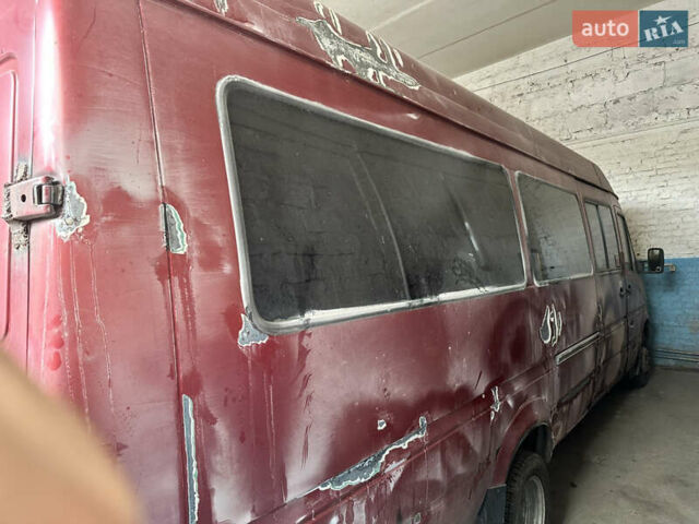 Червоний Мерседес Sprinter, об'ємом двигуна 2.4 л та пробігом 500 тис. км за 6000 $, фото 3 на Automoto.ua