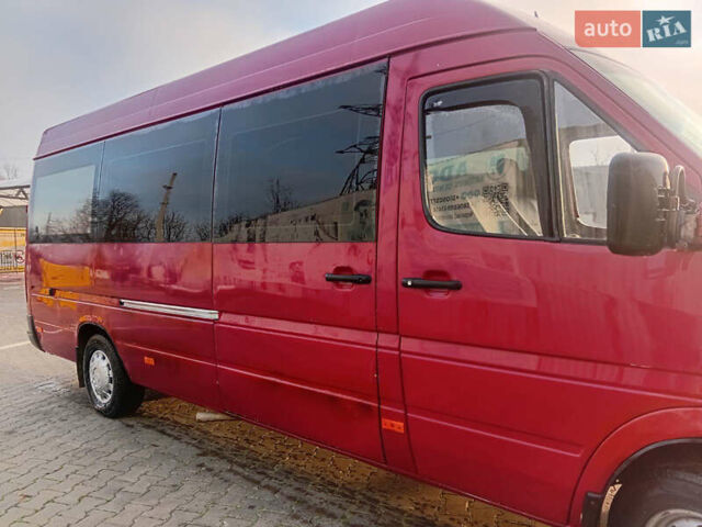 Красный Мерседес Sprinter, объемом двигателя 2.69 л и пробегом 100 тыс. км за 7350 $, фото 5 на Automoto.ua