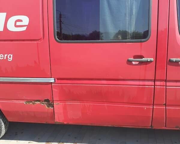 Червоний Мерседес Sprinter, об'ємом двигуна 2.1 л та пробігом 307 тис. км за 7500 $, фото 1 на Automoto.ua