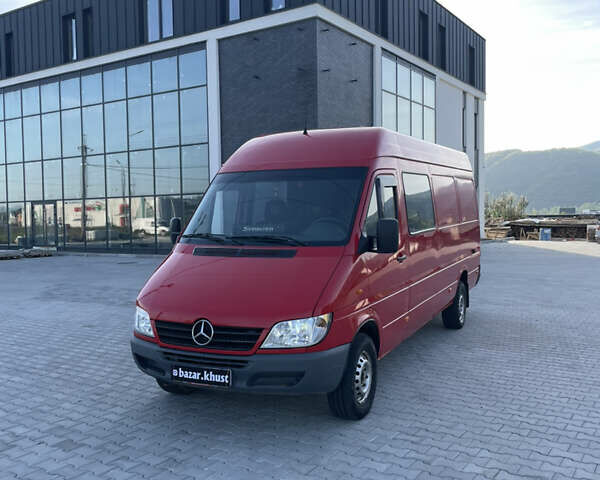 Красный Мерседес Sprinter, объемом двигателя 2.15 л и пробегом 420 тыс. км за 11000 $, фото 5 на Automoto.ua