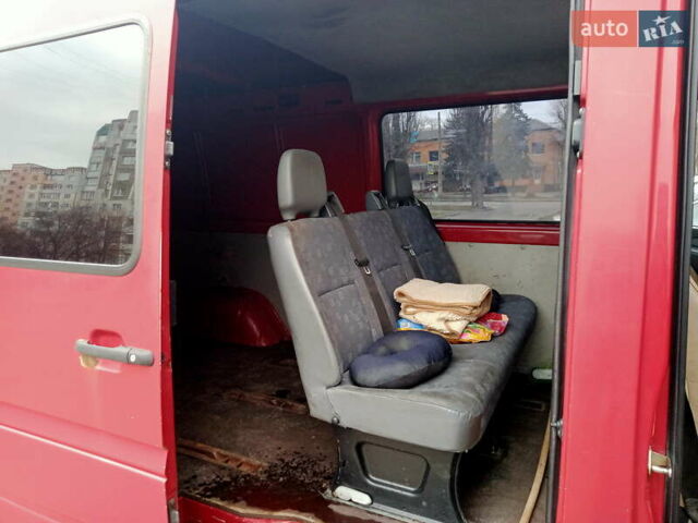 Красный Мерседес Sprinter, объемом двигателя 2.2 л и пробегом 5 тыс. км за 7000 $, фото 4 на Automoto.ua