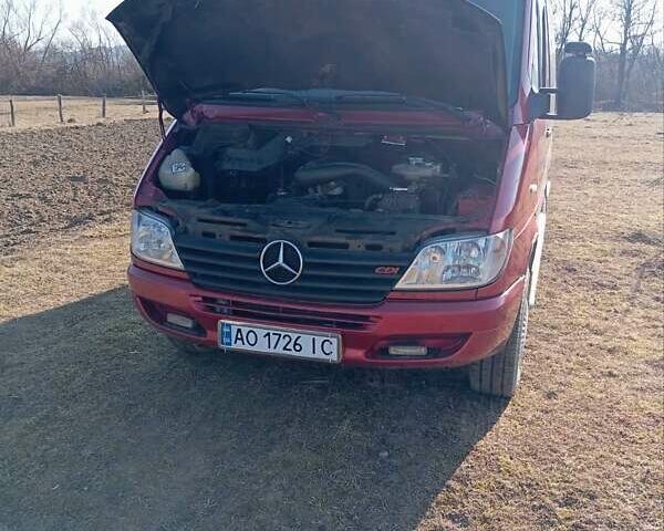 Красный Мерседес Sprinter, объемом двигателя 2.2 л и пробегом 30 тыс. км за 6400 $, фото 2 на Automoto.ua