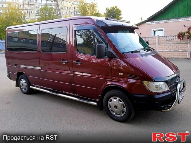 Красный Мерседес Sprinter, объемом двигателя 2.7 л и пробегом 570 тыс. км за 11300 $, фото 7 на Automoto.ua