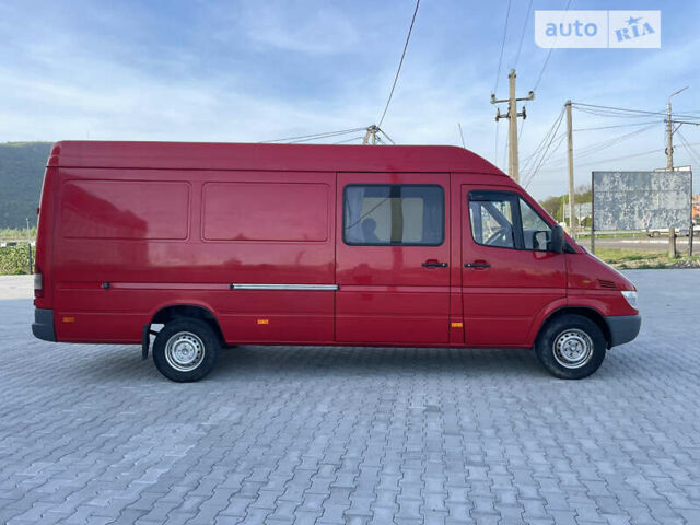 Красный Мерседес Sprinter, объемом двигателя 2.15 л и пробегом 420 тыс. км за 11000 $, фото 6 на Automoto.ua