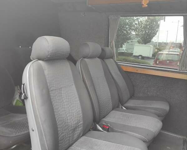 Красный Мерседес Sprinter, объемом двигателя 2.68 л и пробегом 134 тыс. км за 9400 $, фото 3 на Automoto.ua