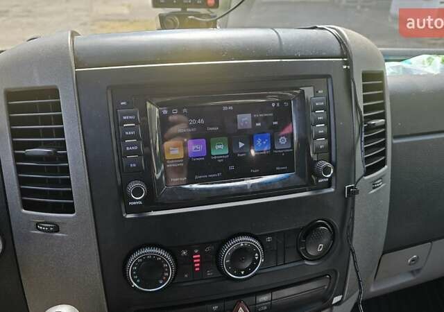 Красный Мерседес Sprinter, объемом двигателя 2.15 л и пробегом 550 тыс. км за 12197 $, фото 5 на Automoto.ua