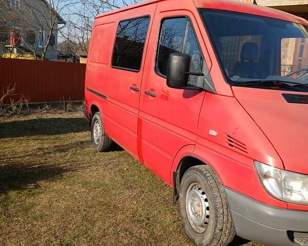 Красный Мерседес Sprinter, объемом двигателя 2.2 л и пробегом 269 тыс. км за 8500 $, фото 1 на Automoto.ua