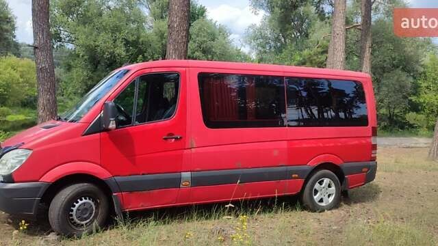 Красный Мерседес Sprinter, объемом двигателя 2.15 л и пробегом 100 тыс. км за 10000 $, фото 5 на Automoto.ua