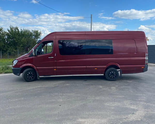 Красный Мерседес Sprinter, объемом двигателя 2.9 л и пробегом 300 тыс. км за 12799 $, фото 7 на Automoto.ua