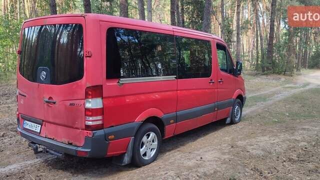 Красный Мерседес Sprinter, объемом двигателя 2.15 л и пробегом 100 тыс. км за 10000 $, фото 9 на Automoto.ua