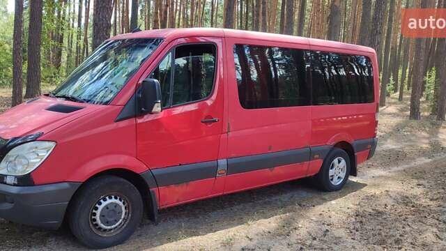 Красный Мерседес Sprinter, объемом двигателя 2.15 л и пробегом 100 тыс. км за 10000 $, фото 2 на Automoto.ua